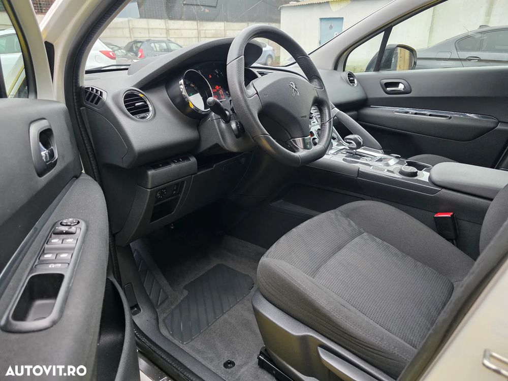 Peugeot 3008 Hybrid4 - 8