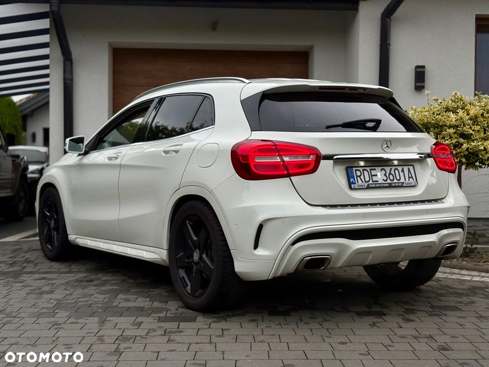 Mercedes-Benz GLA 200 7G-DCT AMG Line - 12