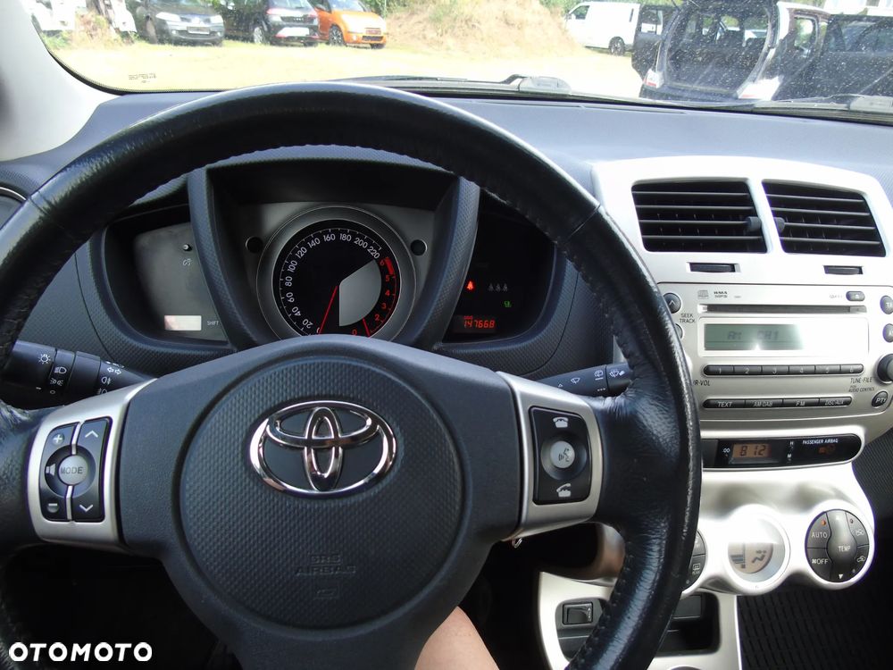 Toyota Urban Cruiser 1.4 D-4D Sol 4x4 EU5 - 8
