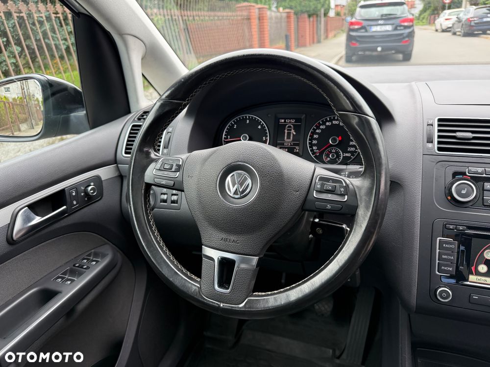 Volkswagen Touran 2.0 TDI DPF MATCH - 18