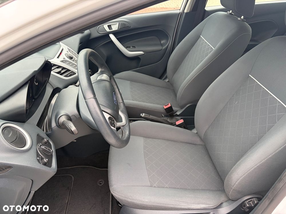 Ford Fiesta 1.25 Champions Edition - 10