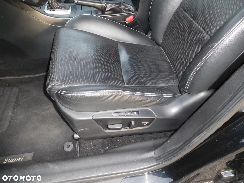 Suzuki Kizashi 2.4 Sport 4WD CVT - 7