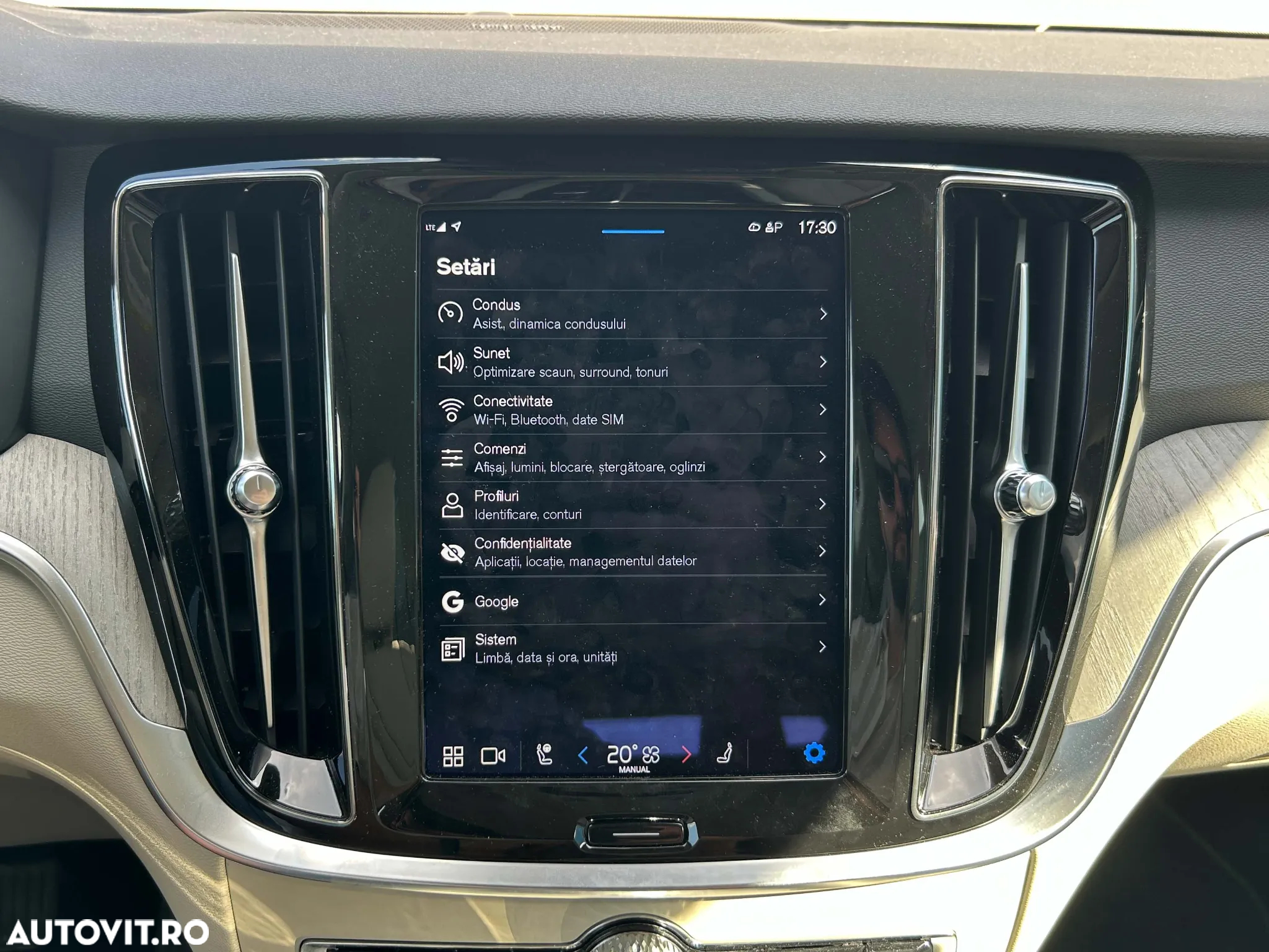 Volvo V60 B4 MHEV AT Plus Dark - 28
