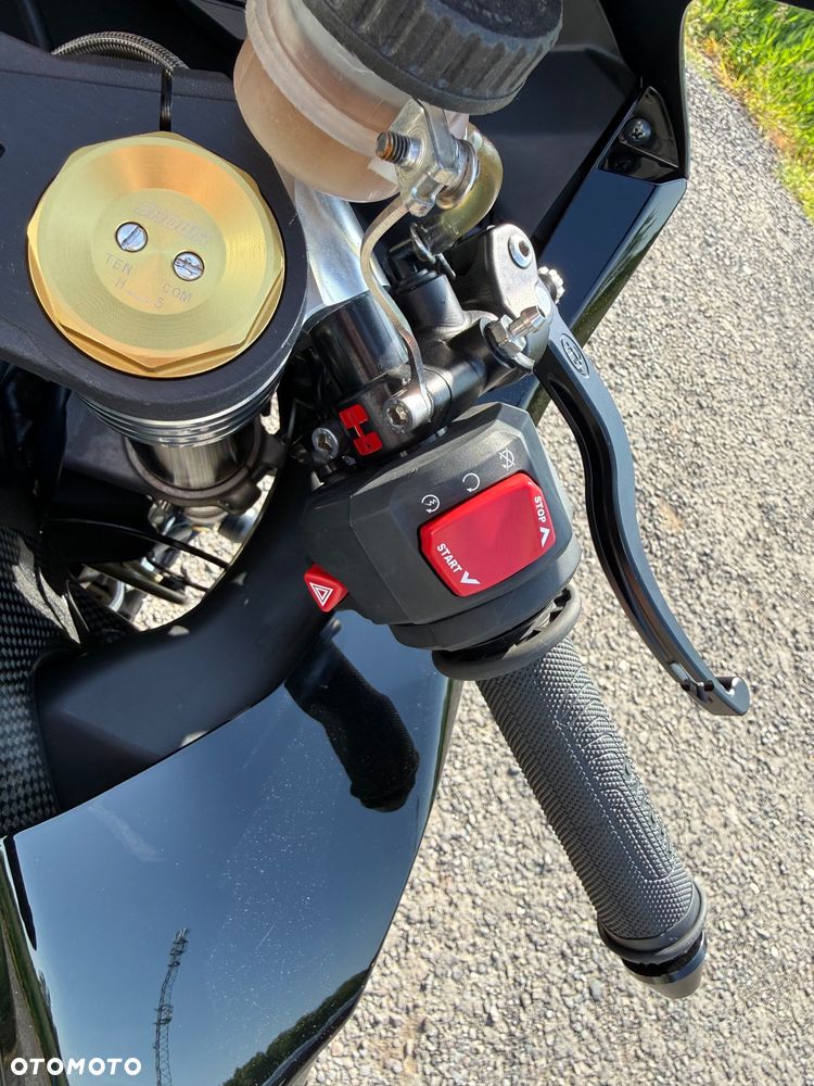 Suzuki GSX-R - 23