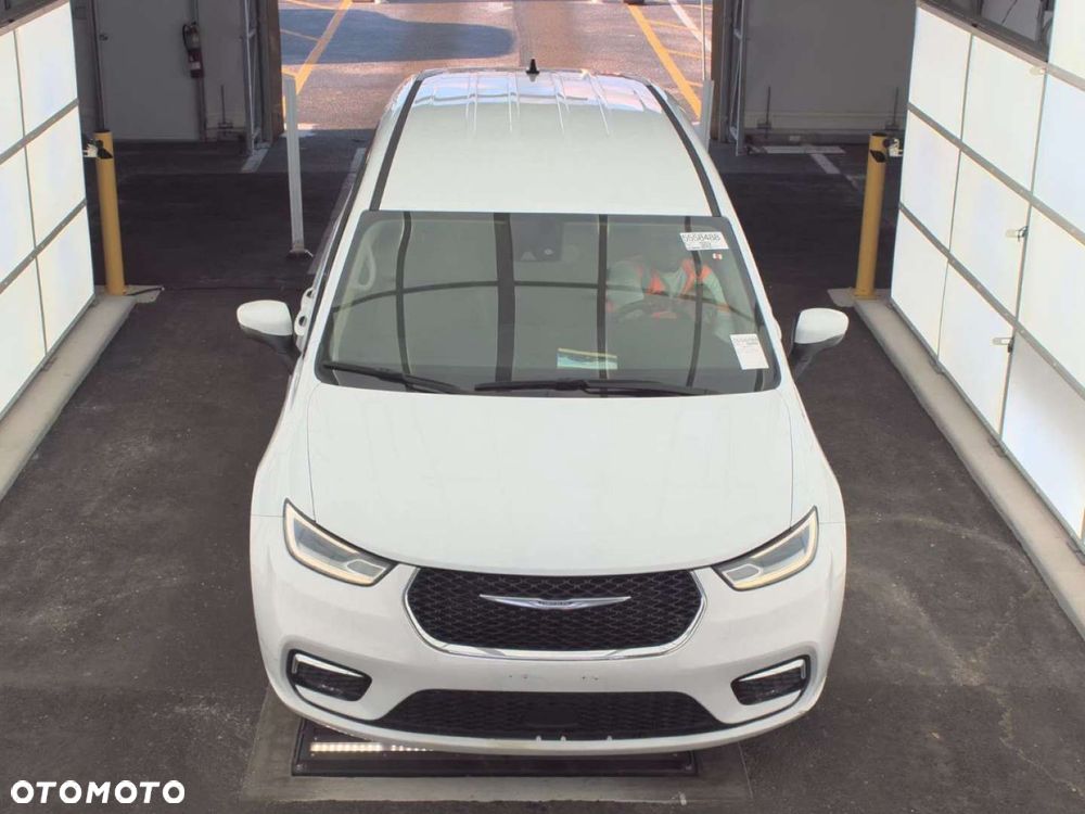Chrysler Pacifica - 9