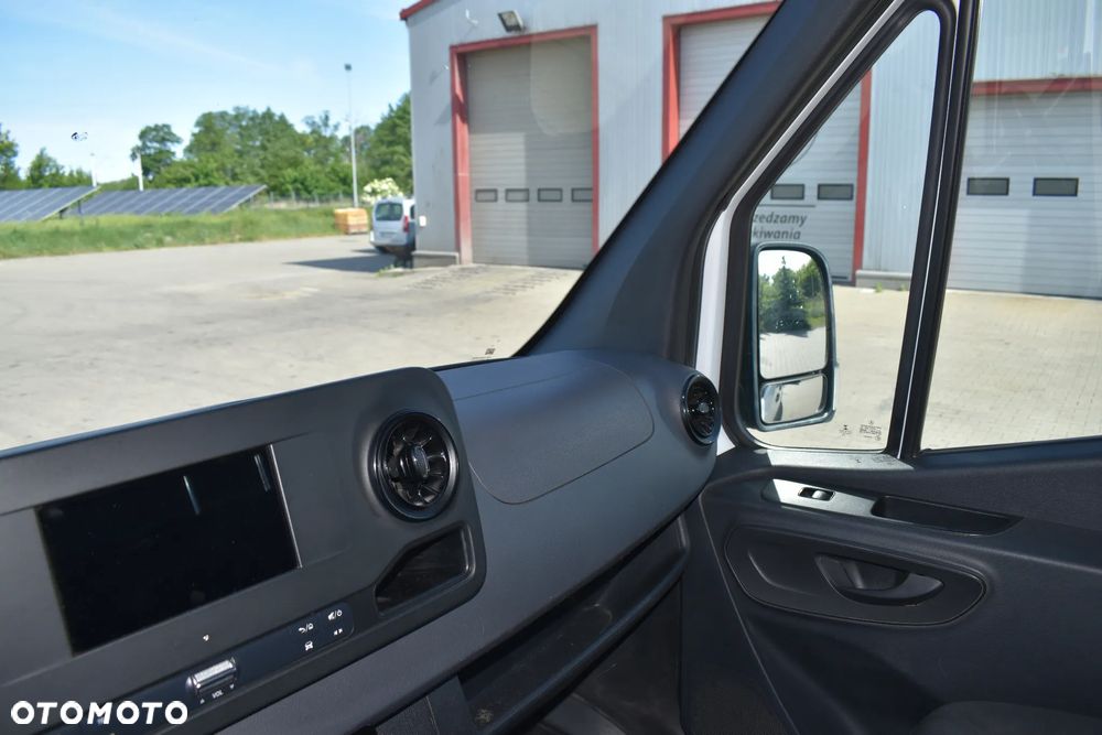 Mercedes-Benz Sprinter - 18
