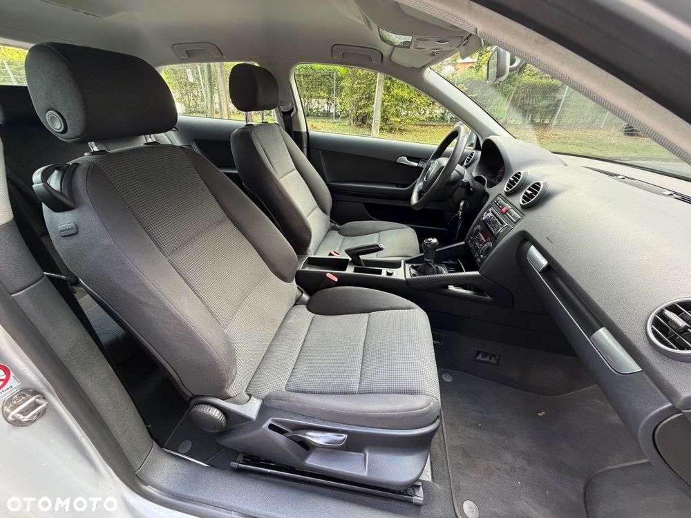 Audi A3 3-drzwiowe 1.6 Ambiente - 18