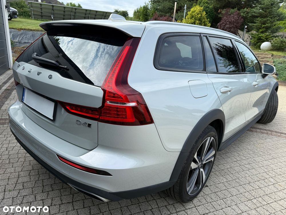 Volvo V60 Cross Country D4 AWD Geartronic Pro - 4