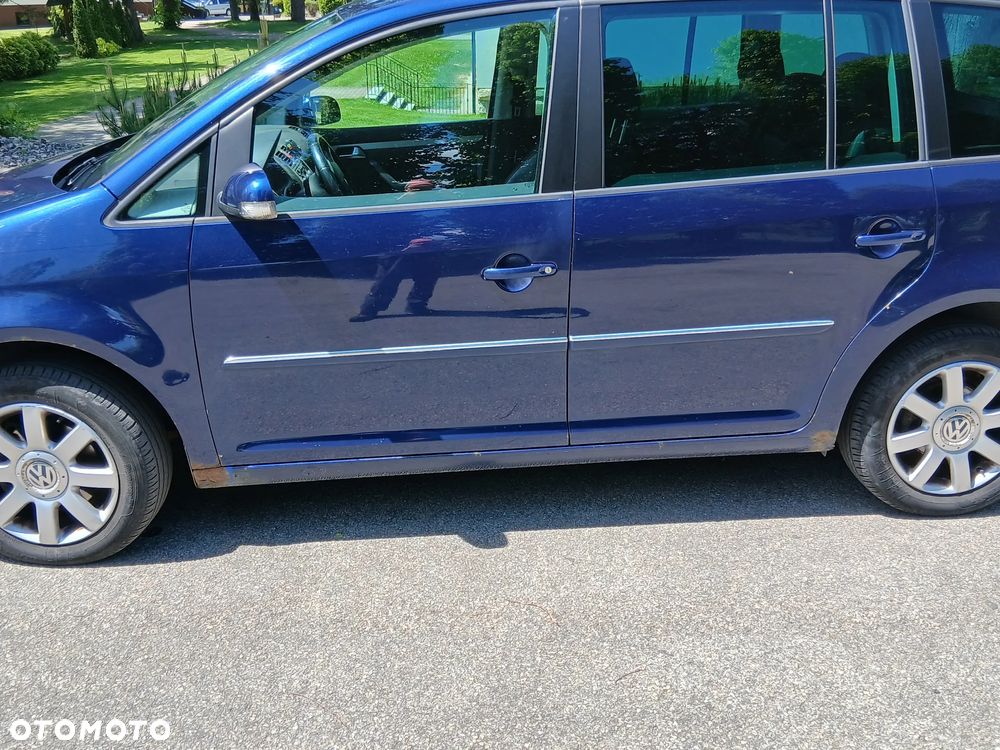 Volkswagen Touran 1.9 TDI Highline - 2