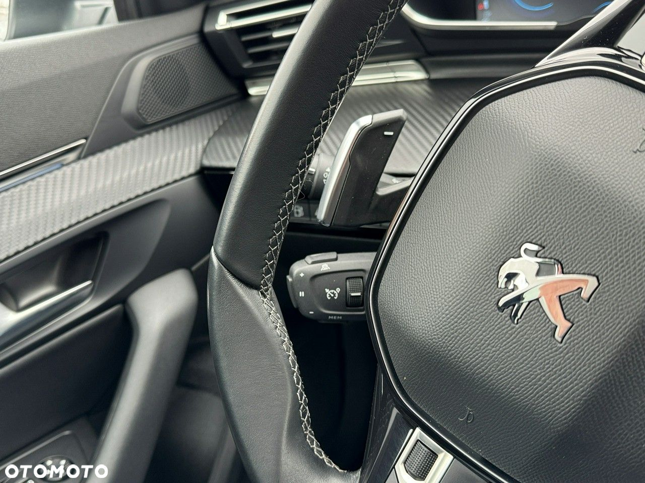 Peugeot 508 Plug-In Hybrid 225 e-EAT8 Allure - 32