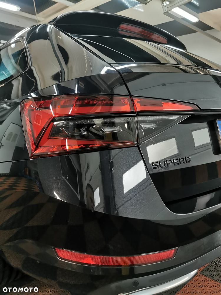 Skoda Superb 2.0 TDI SCR Sportline DSG - 24