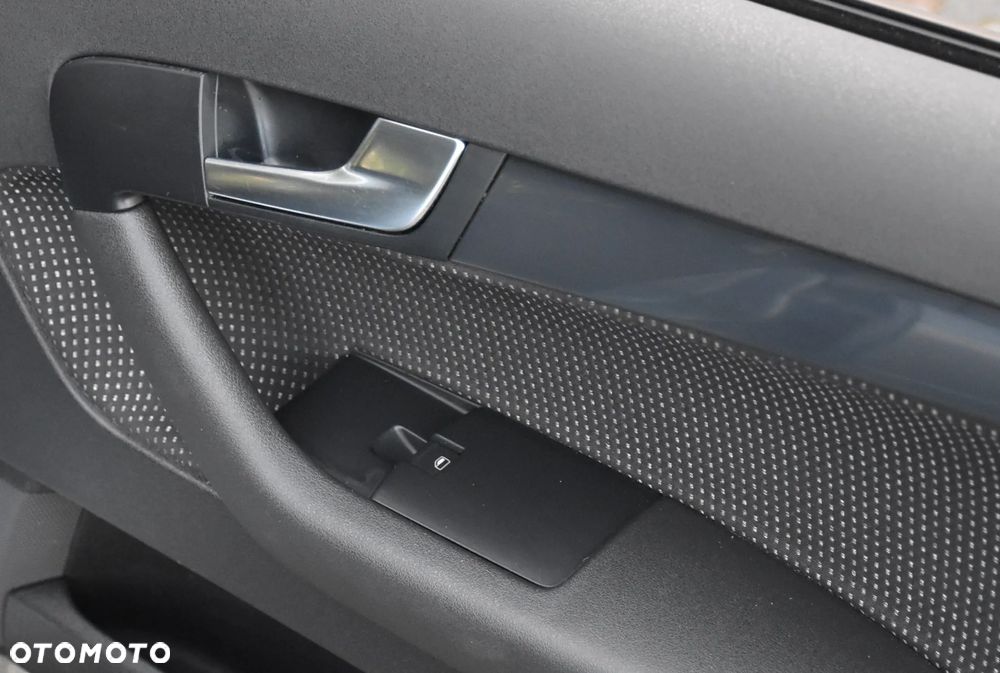 Audi A3 Sportback 2.0 TDI Ambiente - 21