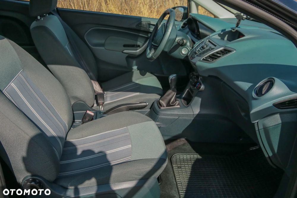 Ford Fiesta - 23
