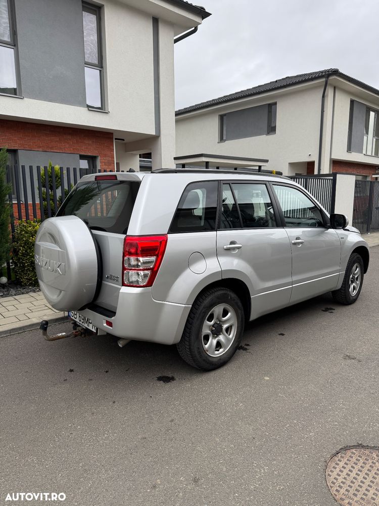 Suzuki Grand Vitara 1.9 DDiS Comfort + DPF - 4