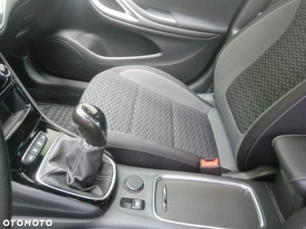 Opel Astra 1.2 T Business Edition S&S - 13