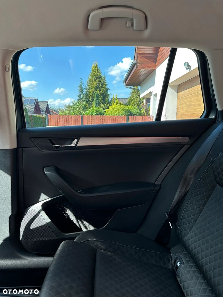 Skoda Superb 2.0 TDI Style DSG - 22