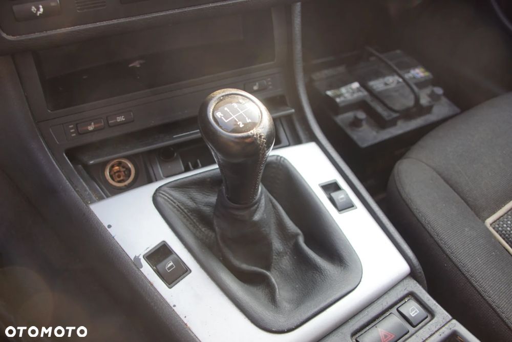 Auto na części - BMW E46 Lift 1.8 116 KM N46B18A 7534457 475 2004R Silnik Skrzynia Drzwi Maska Klapa Zderzak Błotnik Lampa Lusterko Szyba Klamka Deska Kokpit Sterownik Moduł Czujnik Licznik Kierownica Panel - 12
