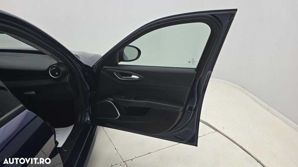 Alfa Romeo Giulia 2.0 Turbo RWD AT8 Super - 18