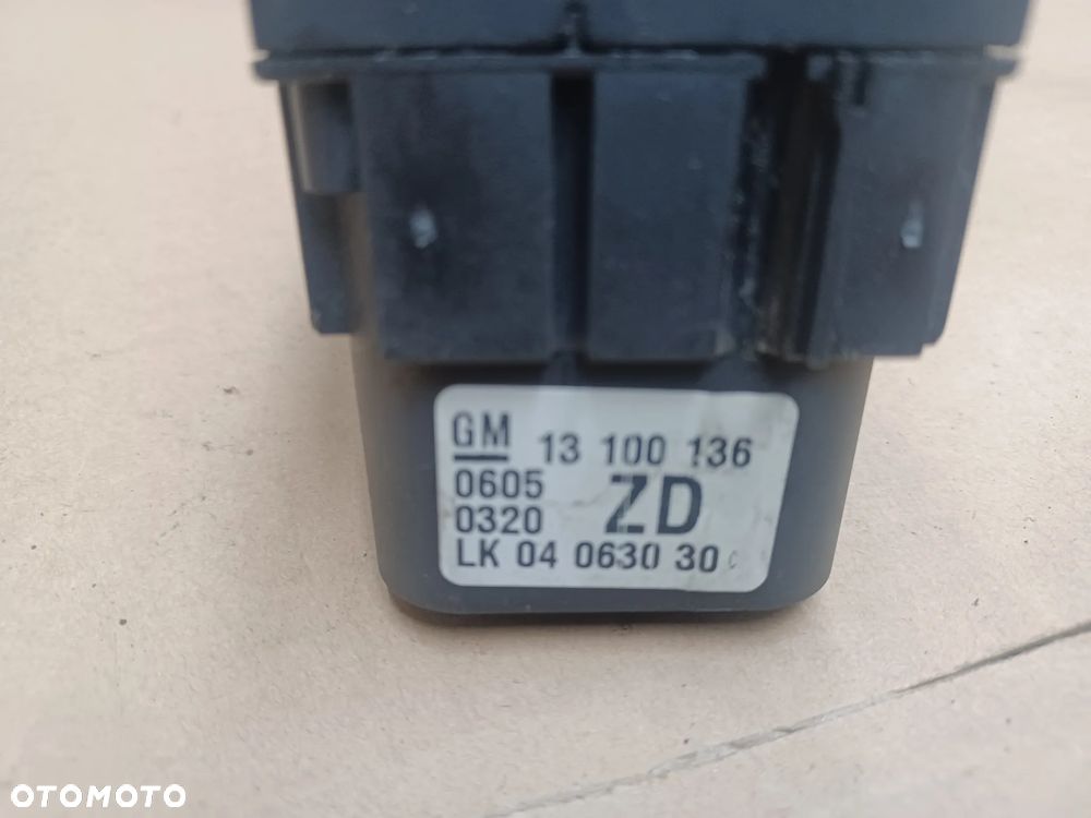 PRZEŁĄCZNIK SWIATEŁ ASTRA H 13100136ZD - 2