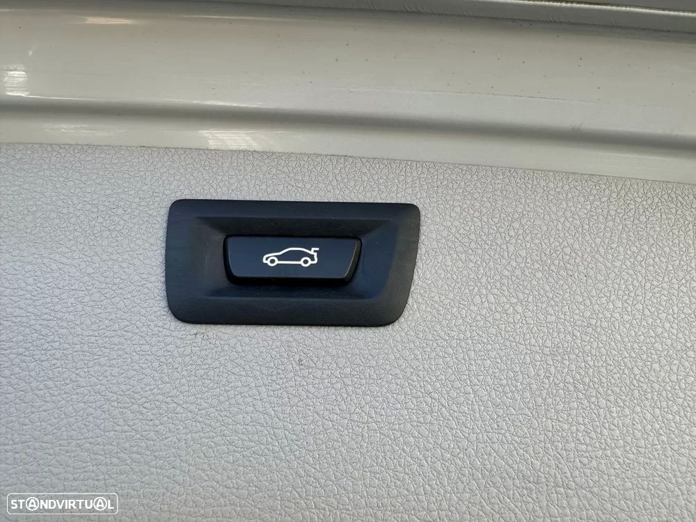 BMW 318 d Sport Line - 57