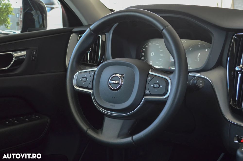 Volvo XC 60 D4 AWD Geartronic Momentum - 22