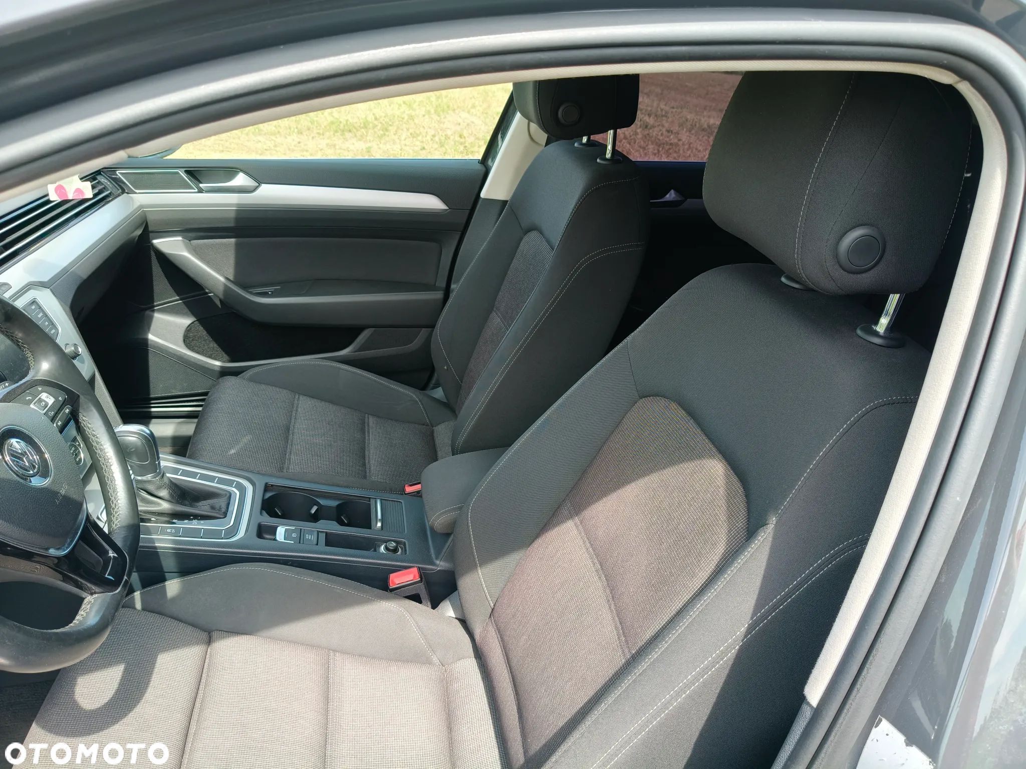 Volkswagen Passat - 11