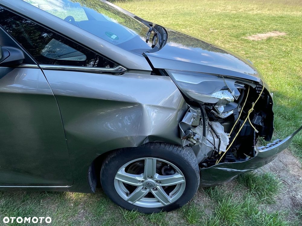 Kia Carens 1.7 CRDi 141 Edition 7 - 17