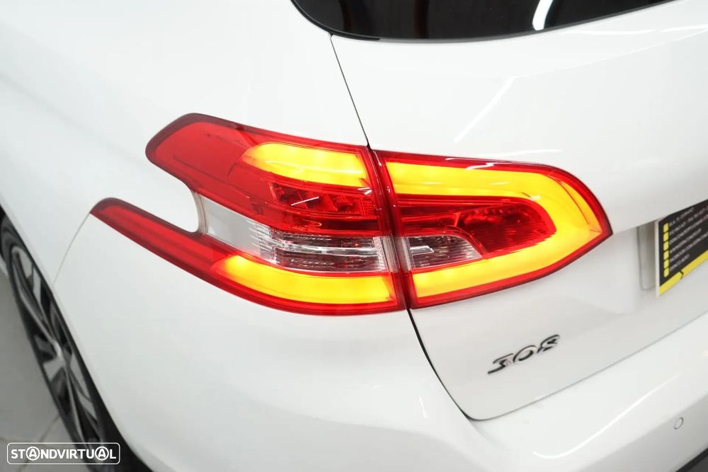 Peugeot 308 SW 1.2 PureTech Allure Pack - 14