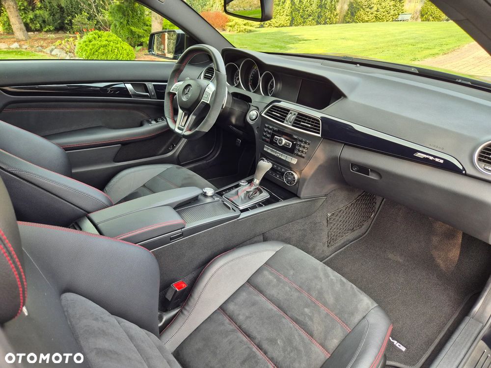 Mercedes-Benz Klasa C 63 AMG Coupe AMG SPEEDSHIFT MCT Black Series - 14