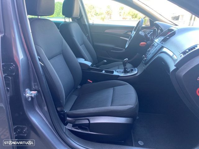 Opel Insignia Sports Tourer 2.0 CDTi Edition S/S — fotografia 28