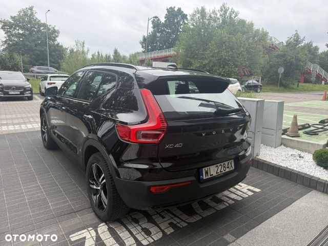 Volvo XC 40 B3 Plus Dark - 18