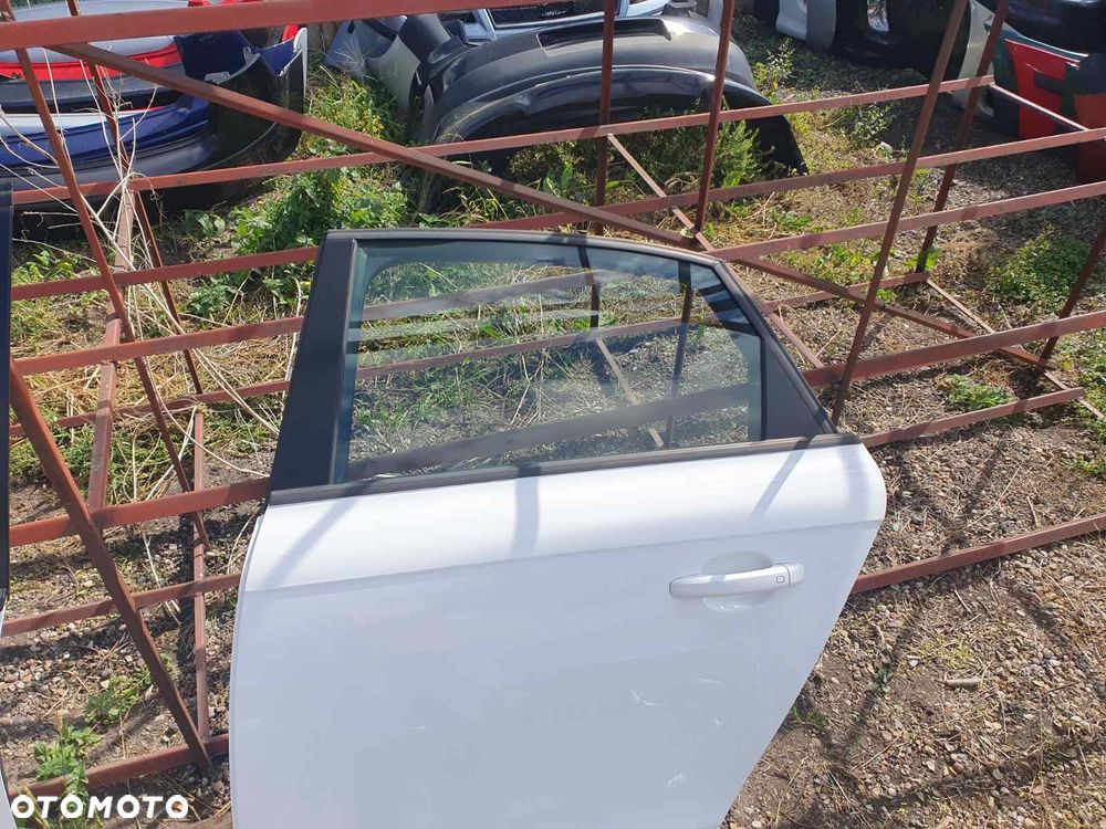 Drzwi TYŁ L/P TYŁ AUDI A4 B8 SEDAN KOD LAKIERU LY9C - 12