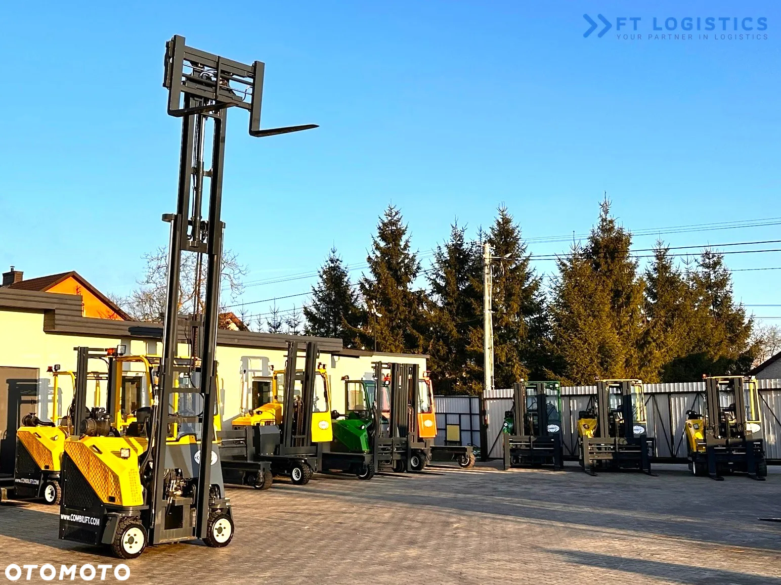 Combilift C3000CB / LPG / TRIPLEX - 4900MM / LPG / WOLNY SKOK / POZYCJONER / PRZESÓW WIDEŁ / JEDYNIE 7454 MTH / JAK NOWY - 14
