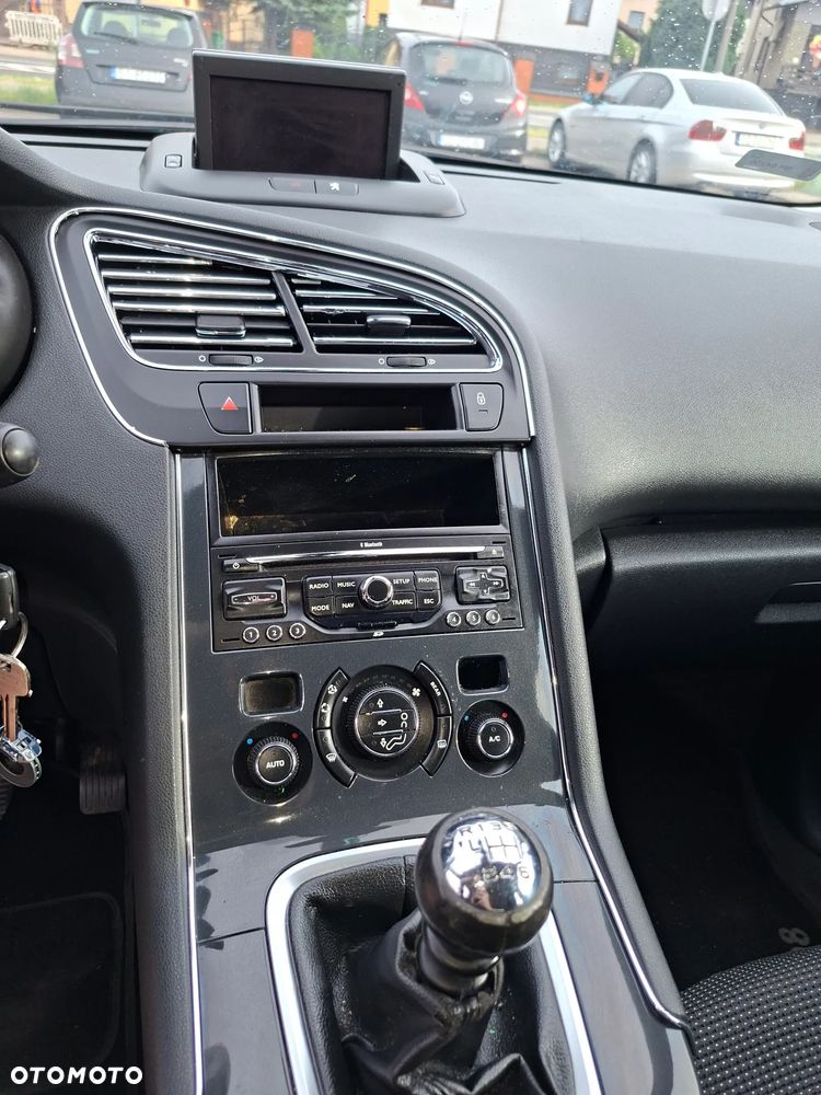 Peugeot 5008 - 9