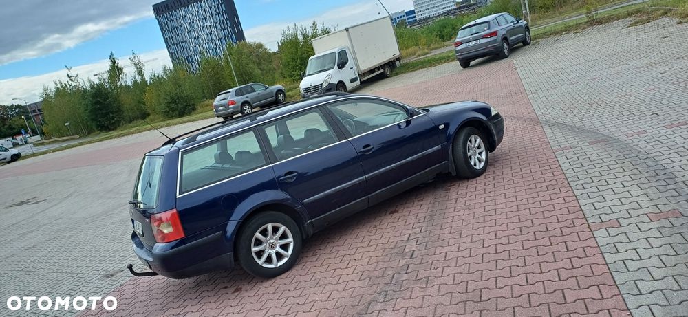 Volkswagen Passat 1.9 TDI Comfortline - 8