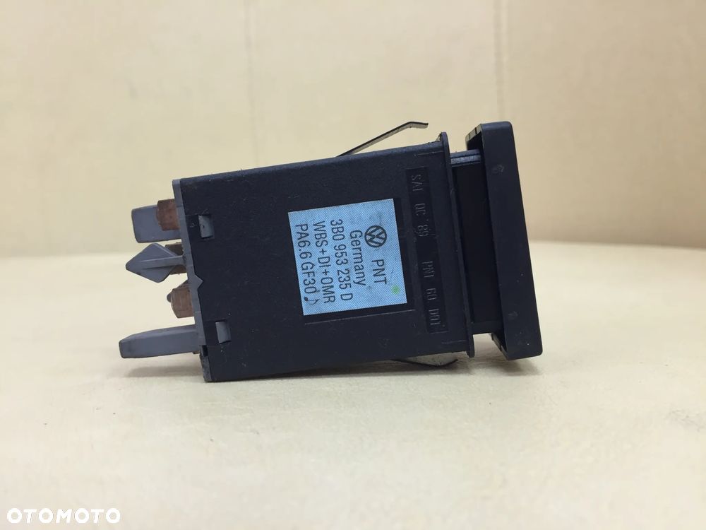 WŁĄCZNIK PRZYCISK PRZERYWACZ ŚWIATEŁ AWARYJNYCH VW PASSAT B5 FL 3B0953235D - 6