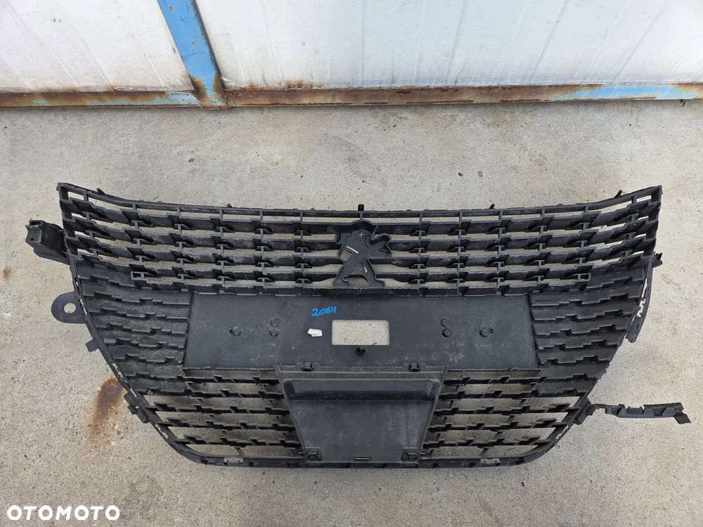 Grill Atrapa kratka zderzaka przedniego Peugeot 208 II - 7
