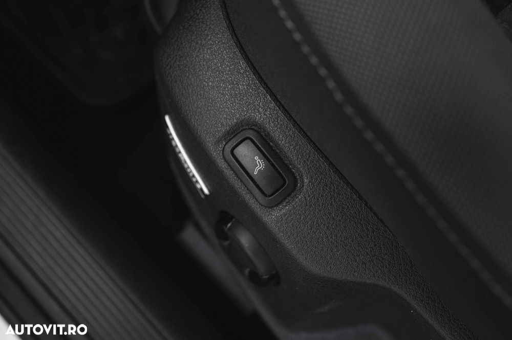 Volkswagen Golf 2.0 TDI DSG Highline - 24