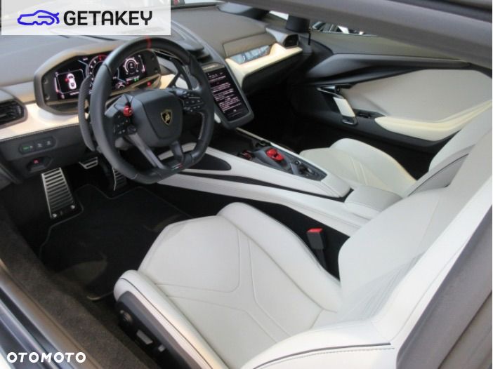 Lamborghini Revuelto - 15