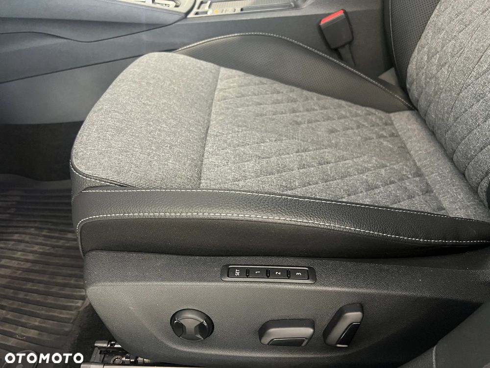Skoda Octavia 2.0 TDI Sportline DSG - 18