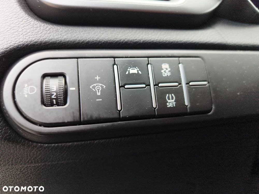 Kia XCeed 1.5 T-GDI M - 19