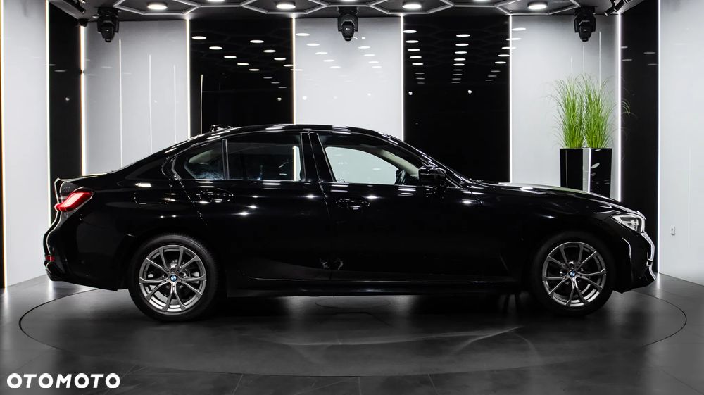 BMW Seria 3 320i - 8