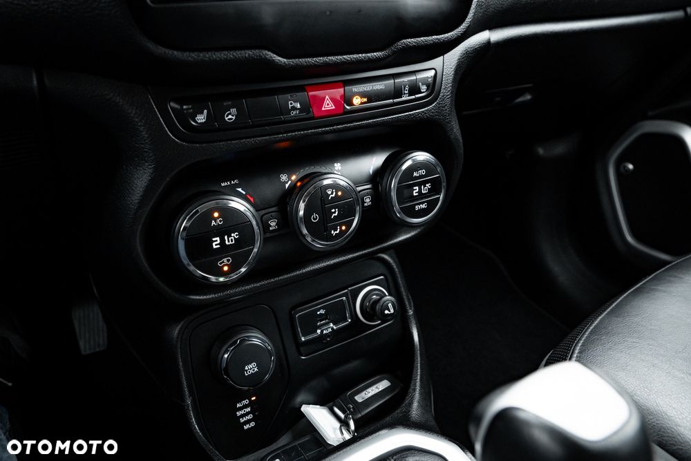 Jeep Renegade 1.4 MultiAir Active Drive Automatik 75th Anniversary - 34