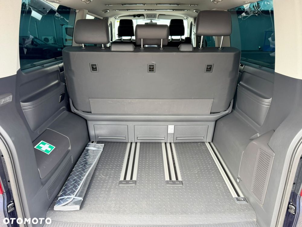 Volkswagen Multivan - 18