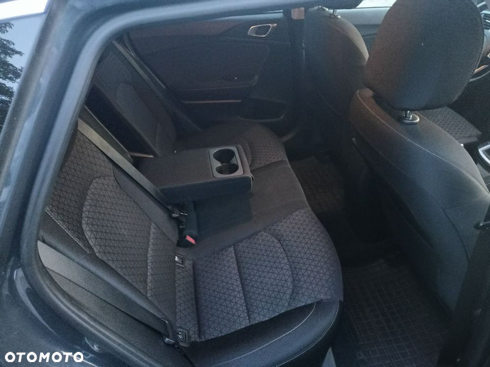 Kia Ceed - 7