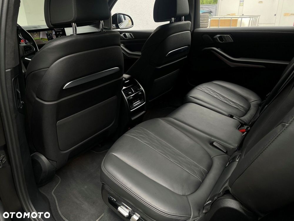 BMW X7 - 23