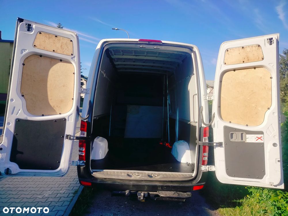 Mercedes-Benz Sprinter - 13