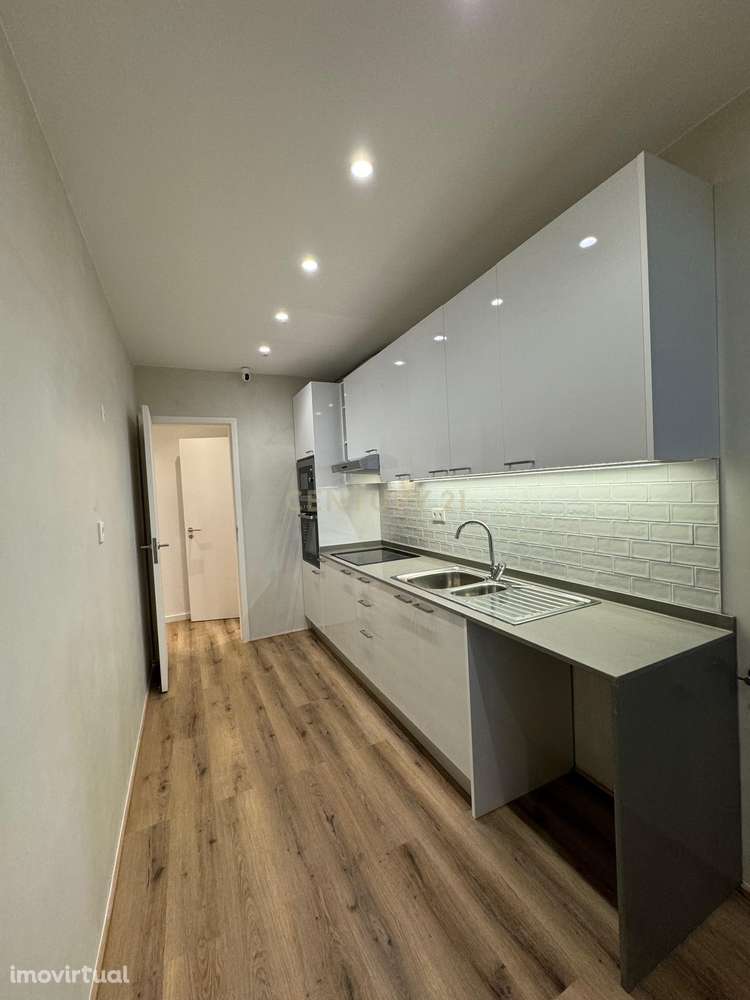 Apartamento Renovado T3 em Mina de Água, Amadora - Grande imagem: 5/16