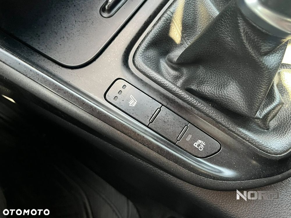 Kia Carens 1.6 GDI L - 24