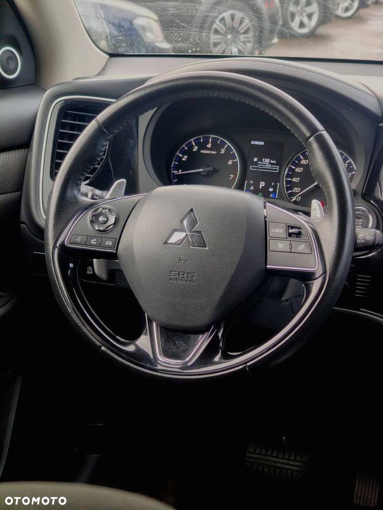 Mitsubishi Outlander 2.0 Intense 4WD CVT - 19